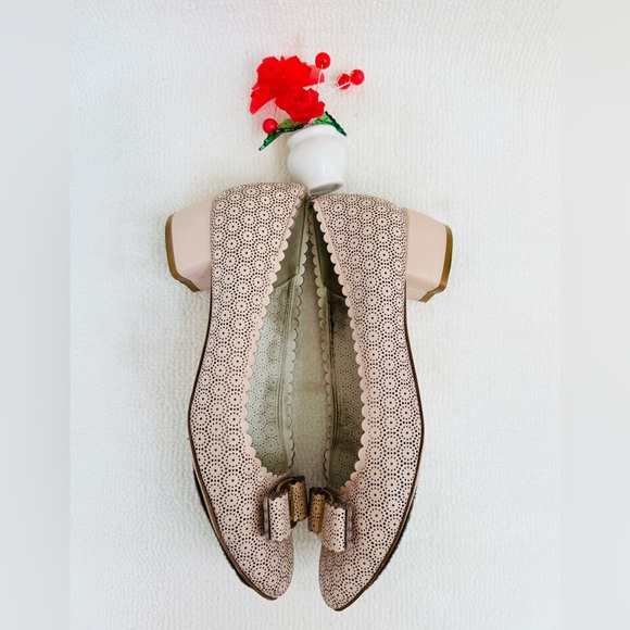 Ferragamo Pumps Size 6 - Picture 3 of 7